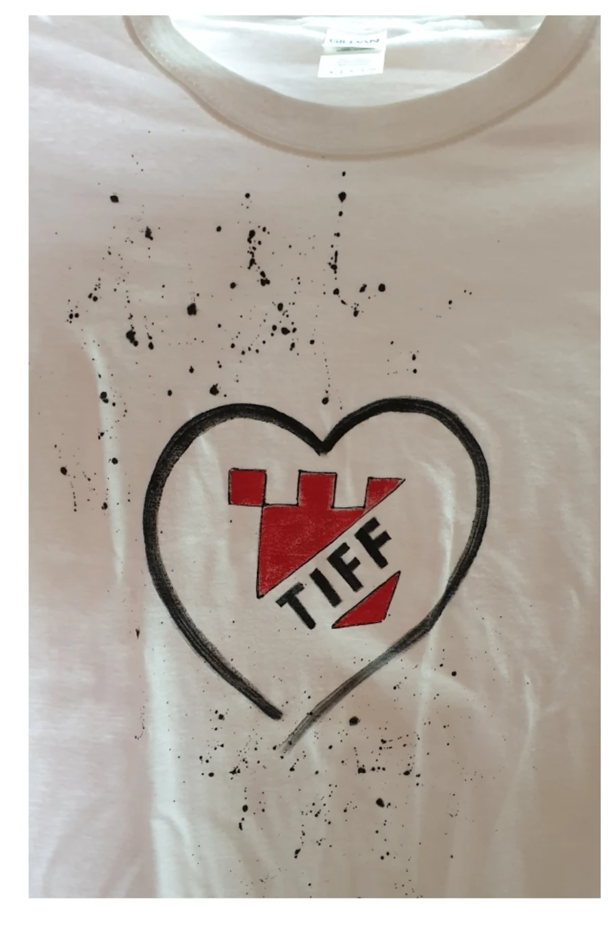 Serigrafie tricou alb logo TIFF festival — imprimare eveniment cultural